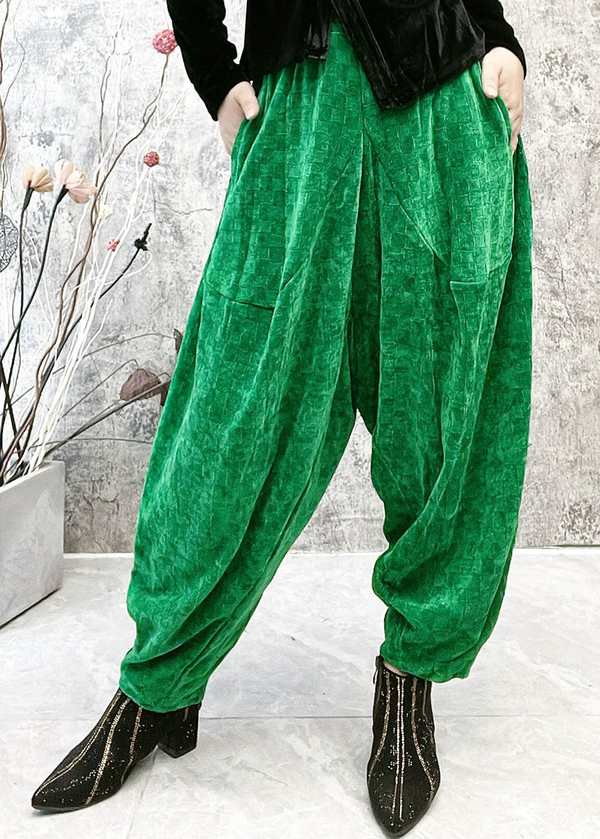 Effortlessly Elegant Pants with a Timeless Design