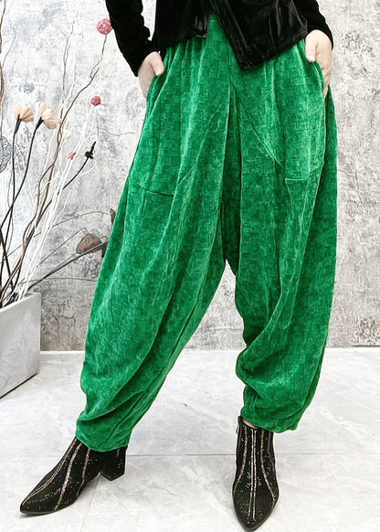 Effortlessly Elegant Pants with a Timeless Design