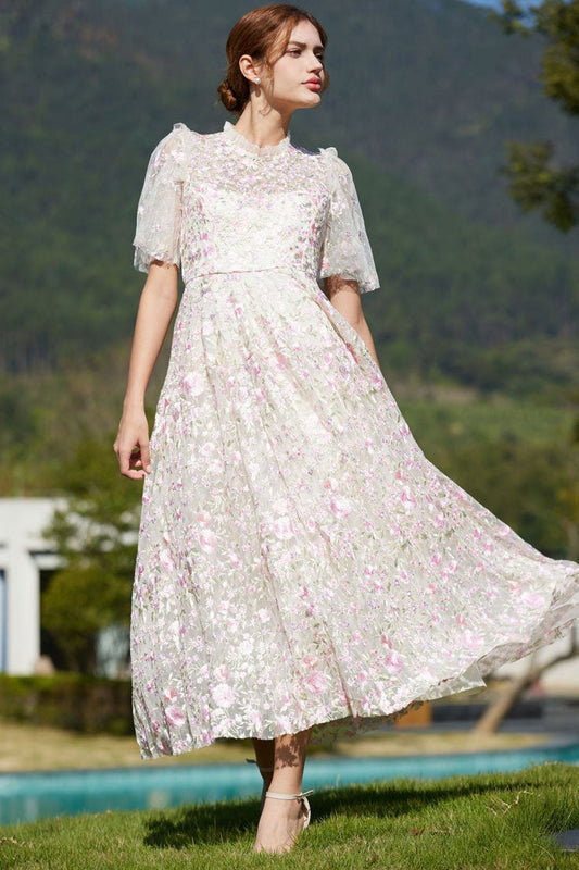 Classic Vintage Dress with a Flattering Fit