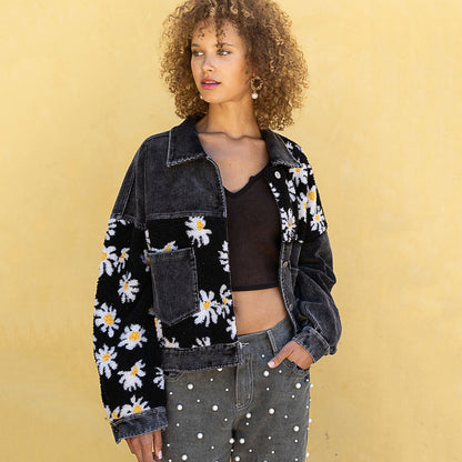 Elegantly Styled Coat for Everyday Wear