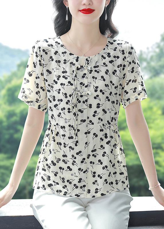 Beautifully Crafted Blouse in a Classic Style