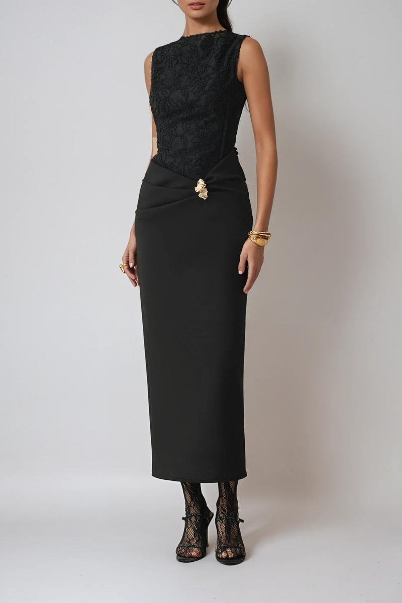 Classic Vintage Dress with a Flattering Fit