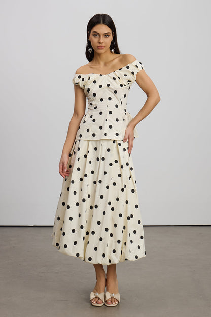 Well Tailored Garment with a Graceful Silhouette