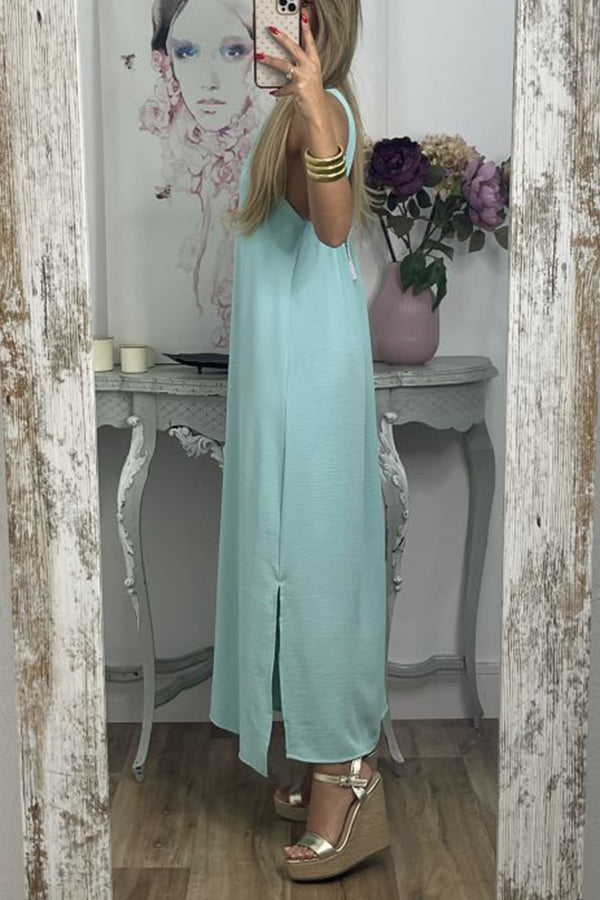 Effortlessly Elegant Dress with a Timeless Design