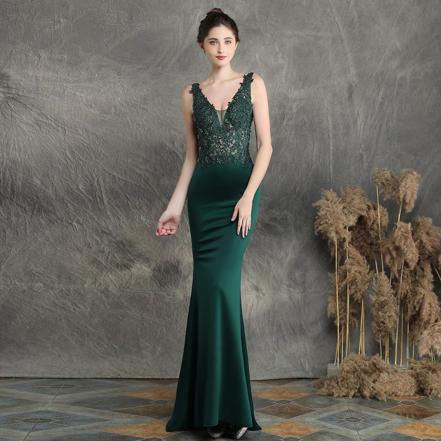 Beautifully Crafted Dress in a Classic Style