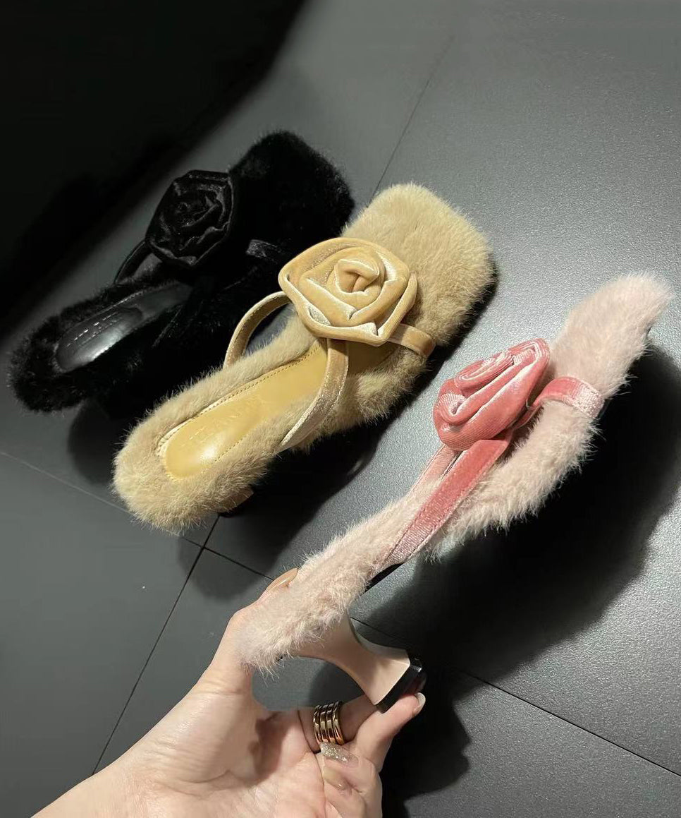 Effortlessly Elegant Heels with a Timeless Design