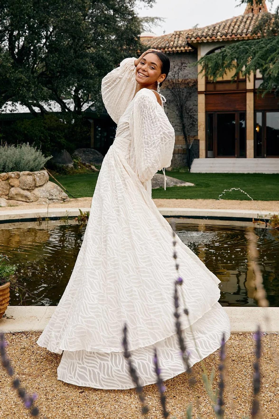 Beautifully Crafted Dress in a Classic Style