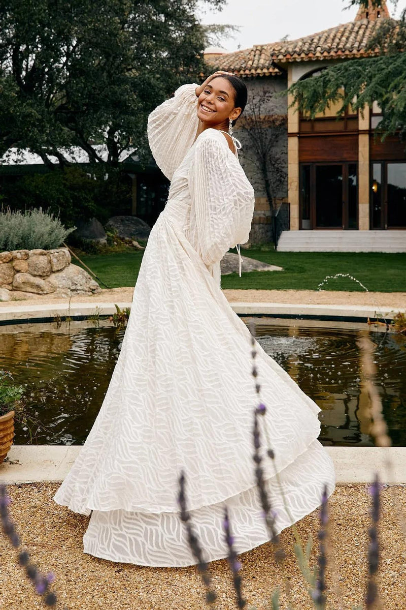 Beautifully Crafted Dress in a Classic Style