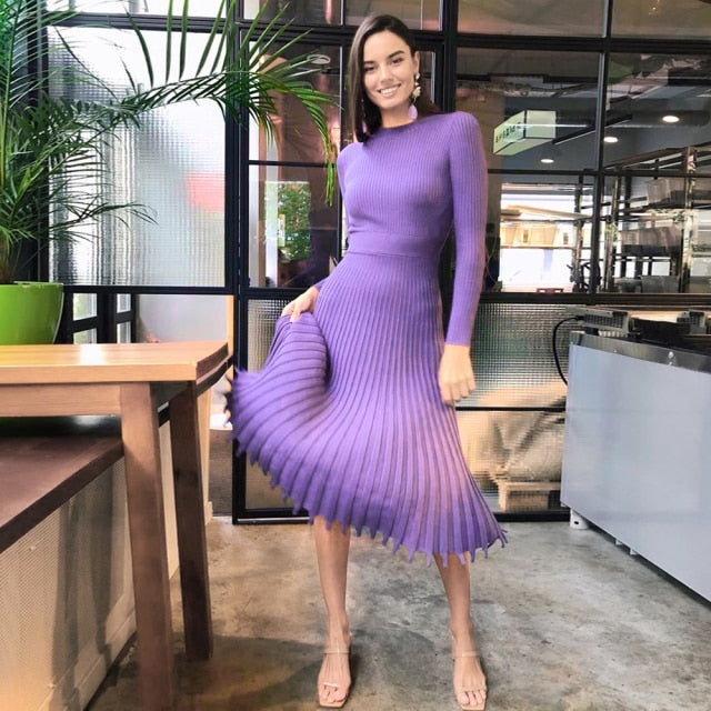 Classic Vintage Dress with a Flattering Fit