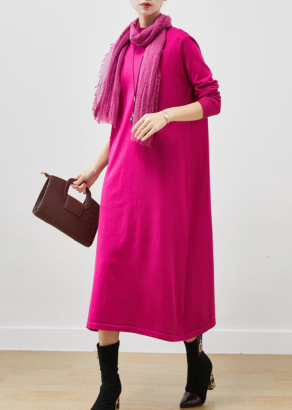 Beautifully Finished Dress in a Timeless Design
