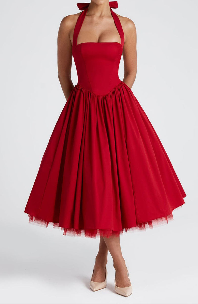 Beautifully Finished Dress in a Timeless Design