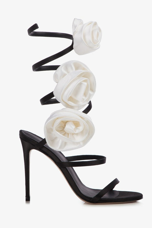 Classic Vintage Sandals with a Flattering Fit