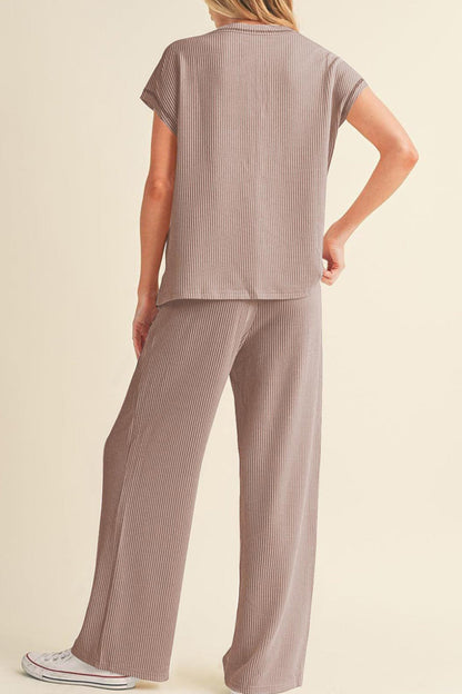 Sophisticated Pants with a Clean Classic Look