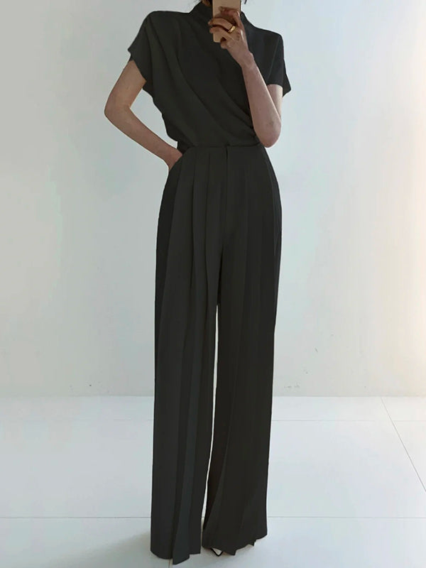 Effortlessly Elegant T-Shirt with a Timeless Design