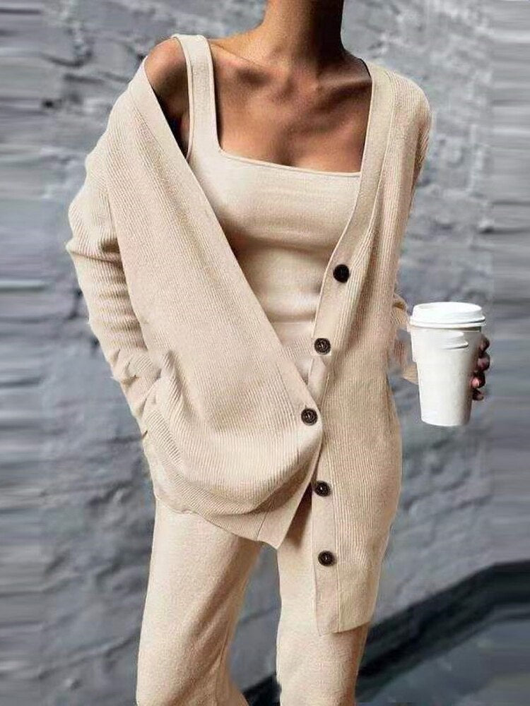 Effortlessly Elegant Cardigan with a Timeless Design