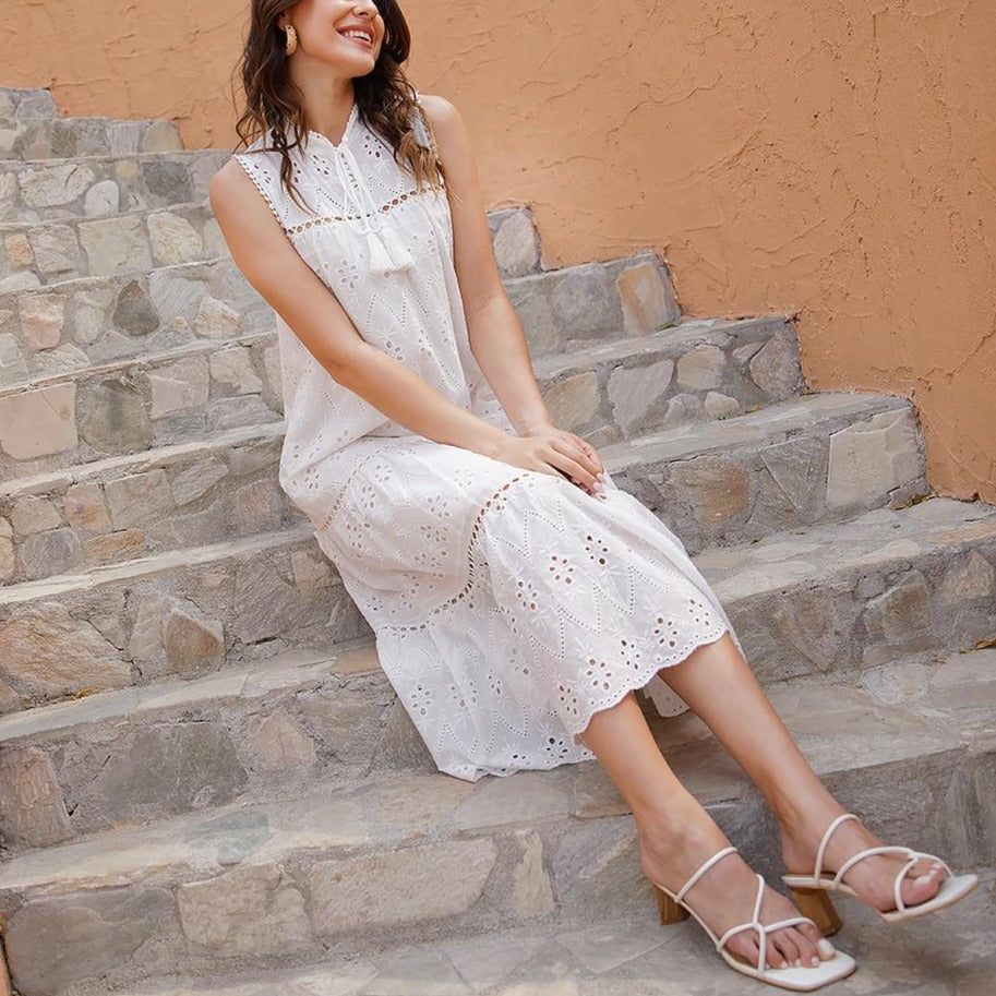 Well Tailored Dress with a Graceful Silhouette