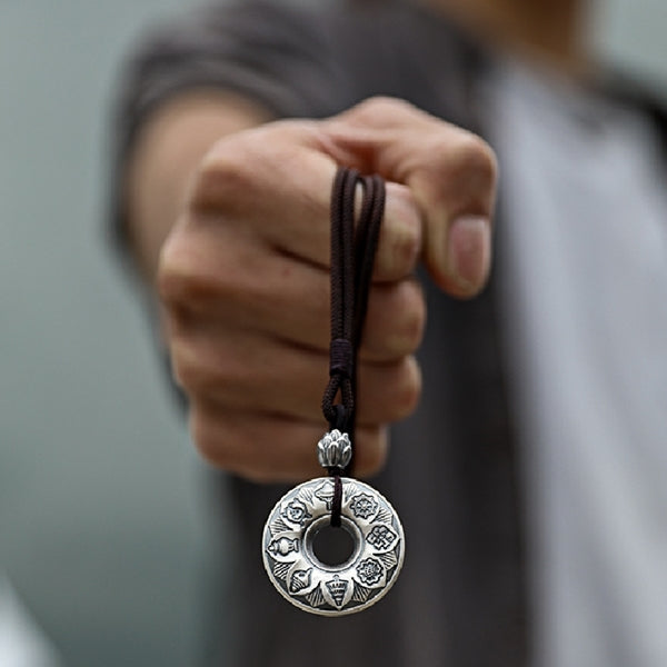 Beautifully Finished Garment in a Timeless Design
