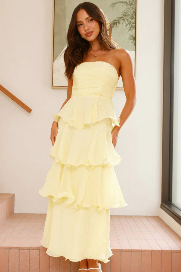 Effortlessly Elegant Dress with a Timeless Design