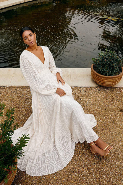 Beautifully Crafted Dress in a Classic Style