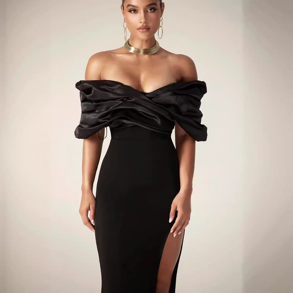 Effortlessly Elegant Dress with a Timeless Design