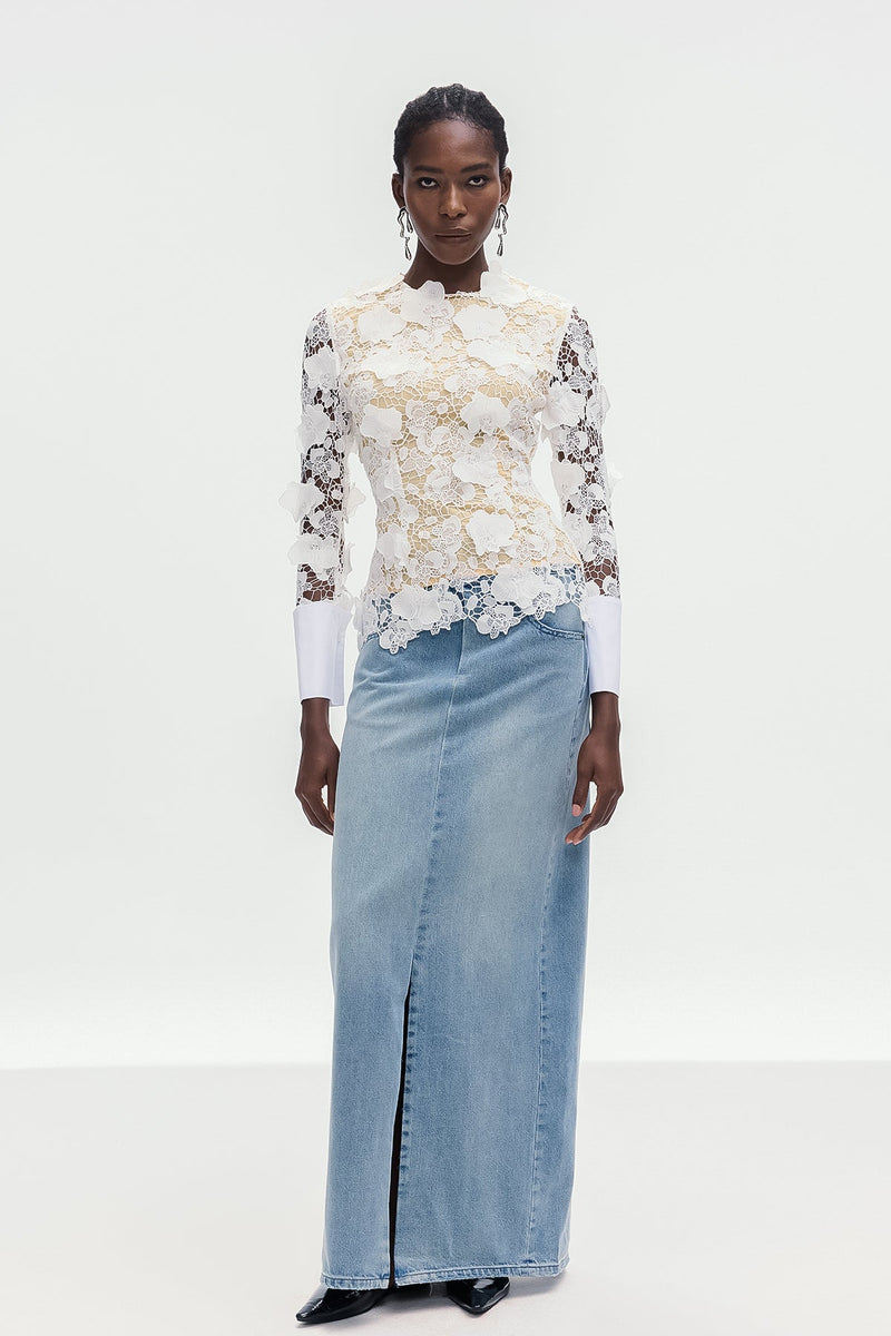 Well Tailored Top with a Graceful Silhouette