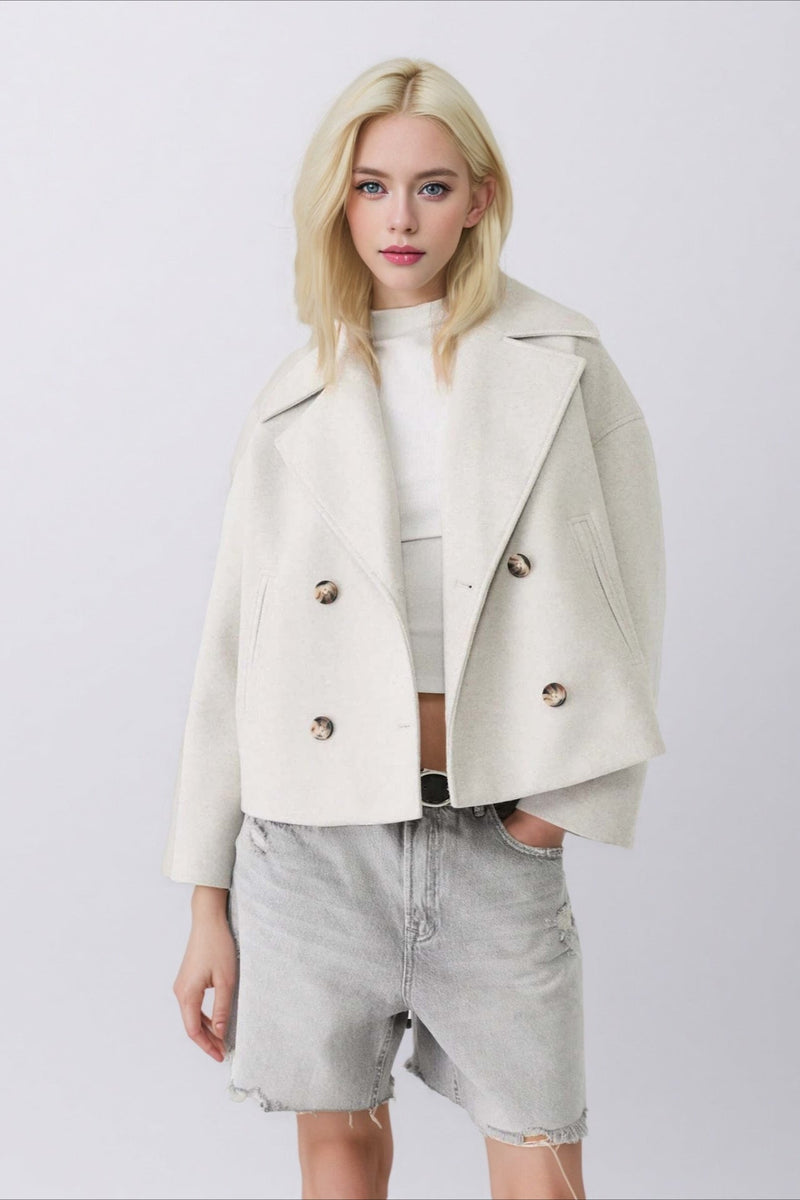 Well Tailored Jacket with a Graceful Silhouette