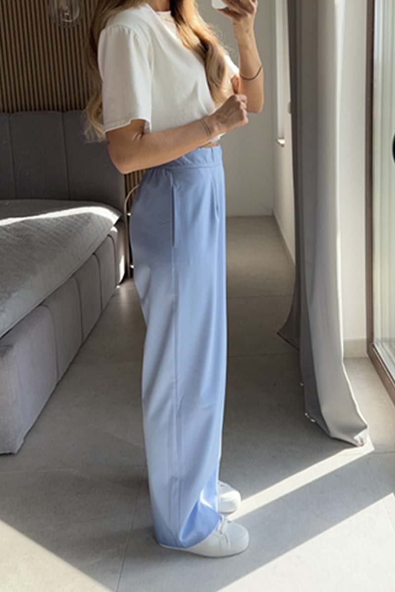Effortlessly Elegant Trousers with a Timeless Design