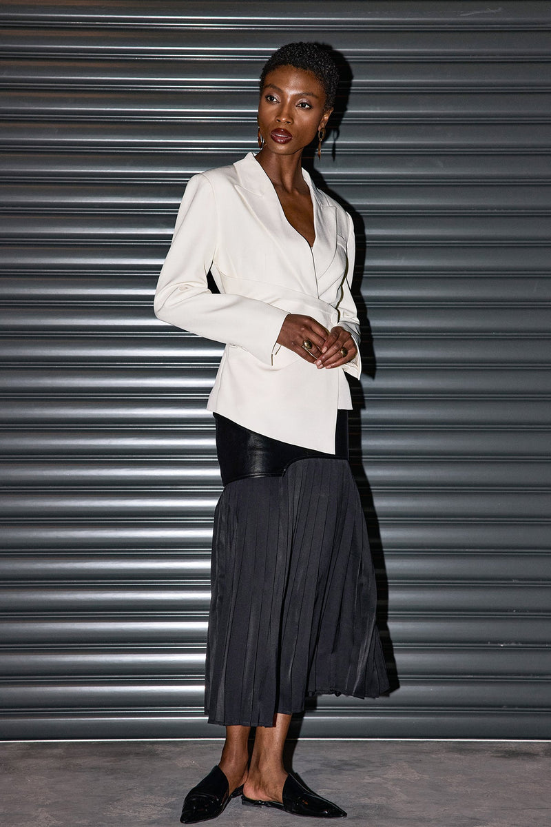 Gracefully Styled Garment for Any Occasion