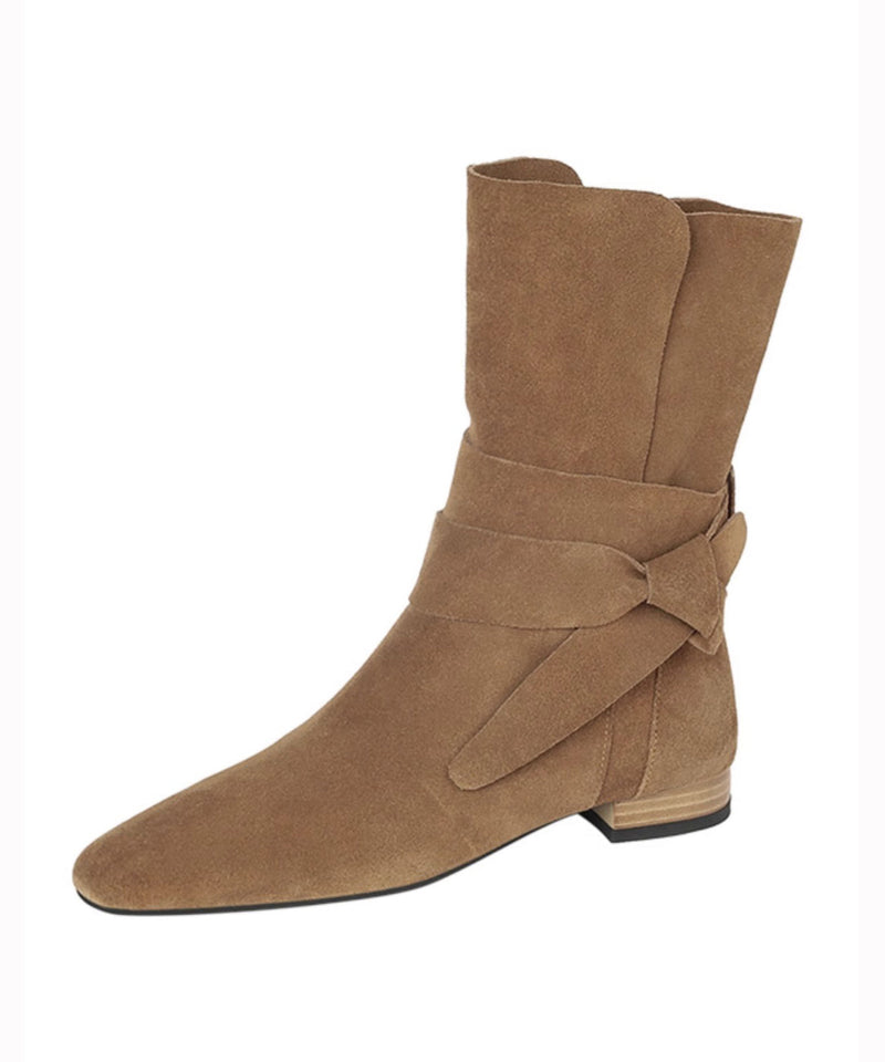 Well Tailored Boots with a Graceful Silhouette