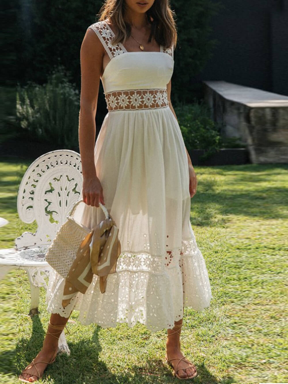 Well Tailored Dress with a Graceful Silhouette