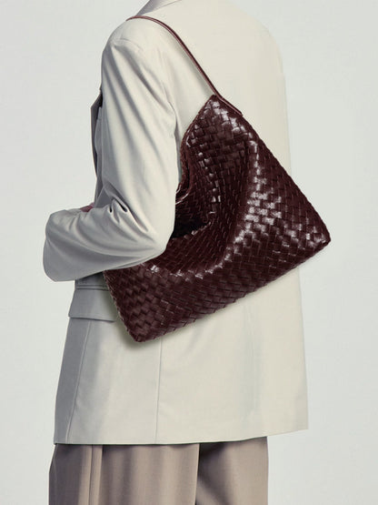 Beautifully Finished Bag in a Timeless Design