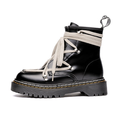 Effortlessly Elegant Boots with a Timeless Design