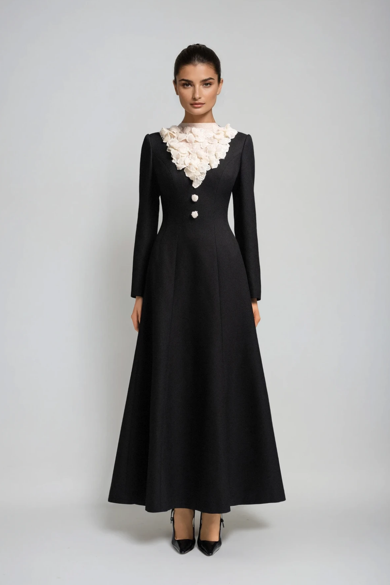 Classic Vintage Dress with a Flattering Fit