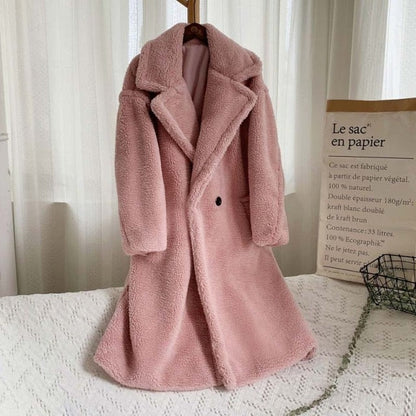 Gracefully Styled Coat for Any Occasion