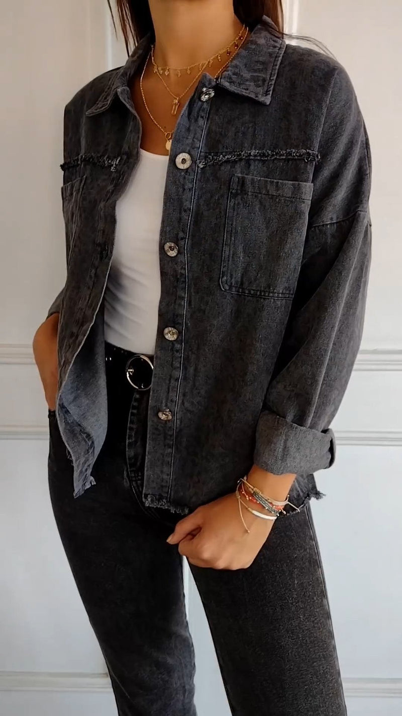 Well Tailored Shirt with a Graceful Silhouette
