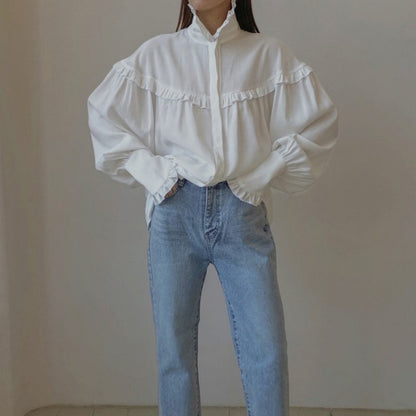 Classic Vintage Shirt with a Flattering Fit
