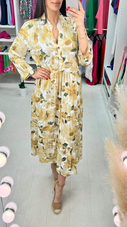 Effortlessly Elegant Dress with a Timeless Design