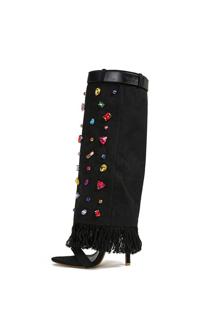 Effortlessly Elegant Boots with a Timeless Design