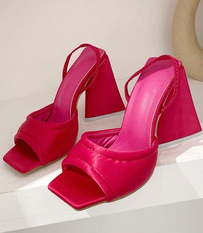 Classic Vintage Heels with a Flattering Fit
