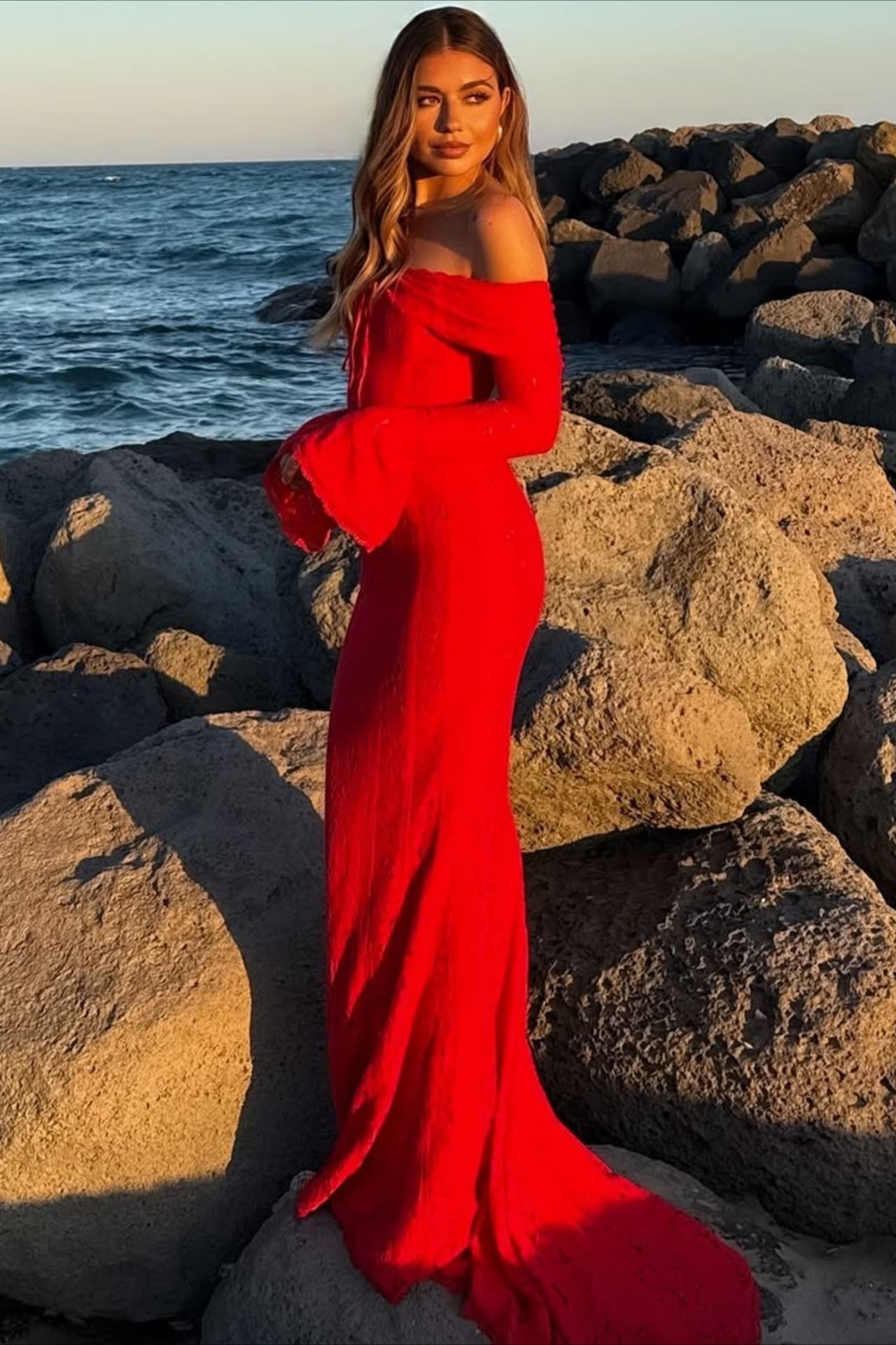 Beautifully Crafted Dress in a Classic Style