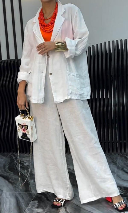 Effortlessly Elegant Pants with a Timeless Design