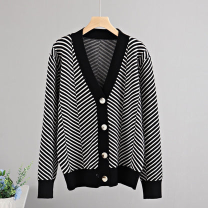 Elegantly Styled Cardigan for Everyday Wear