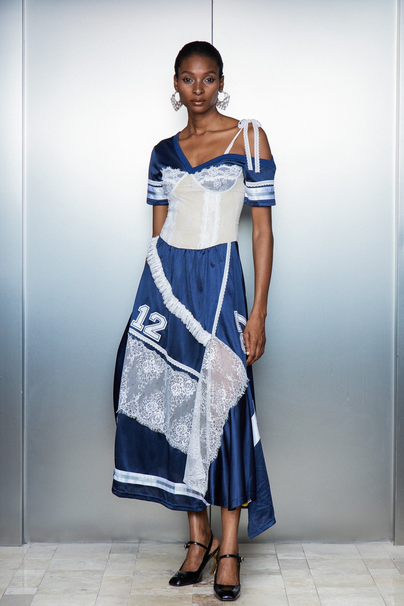 Beautifully Finished Dress in a Timeless Design