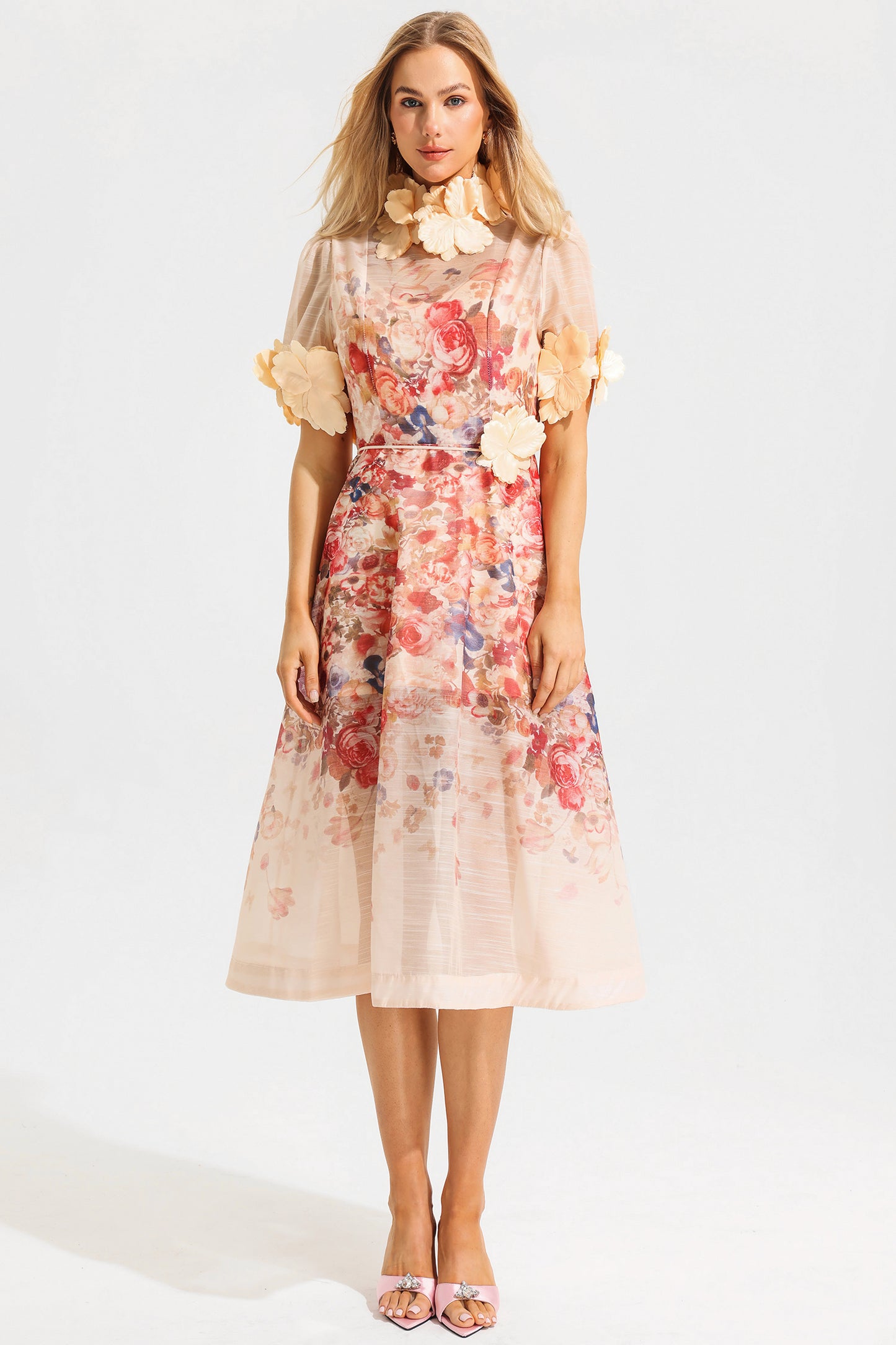 Effortlessly Elegant Dress with a Timeless Design