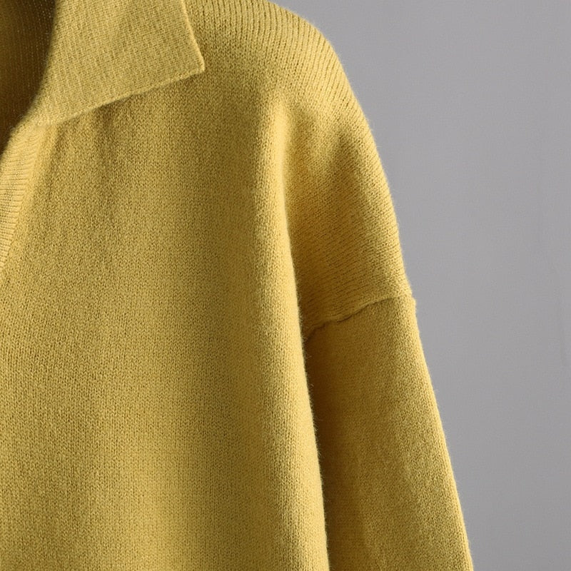 Classic Vintage Sweater with a Flattering Fit