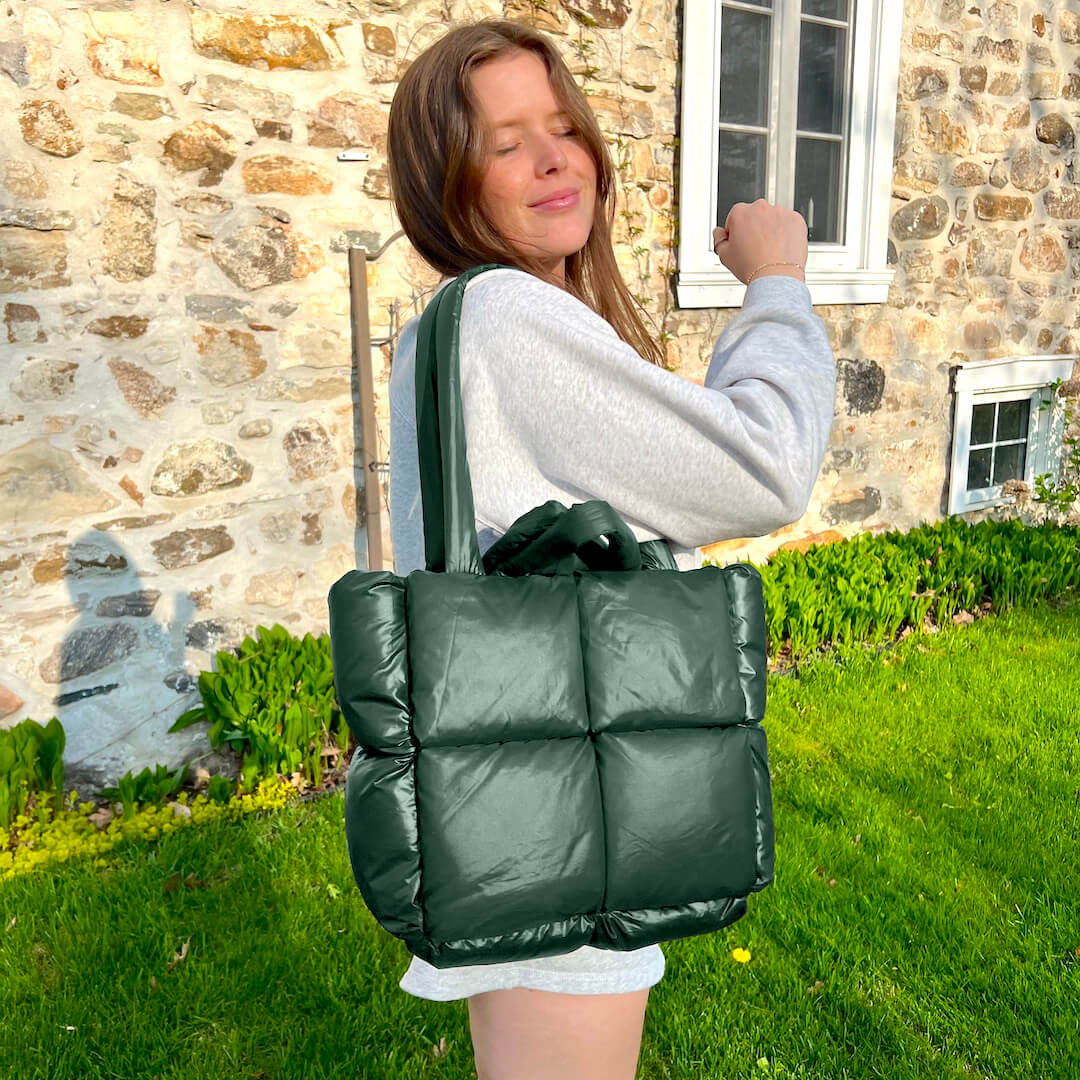 Well Tailored Bag with a Graceful Silhouette