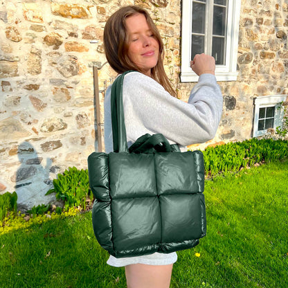 Well Tailored Bag with a Graceful Silhouette