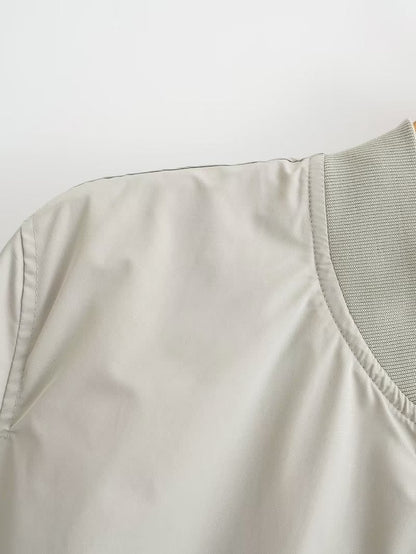 Effortlessly Elegant Jacket with a Timeless Design