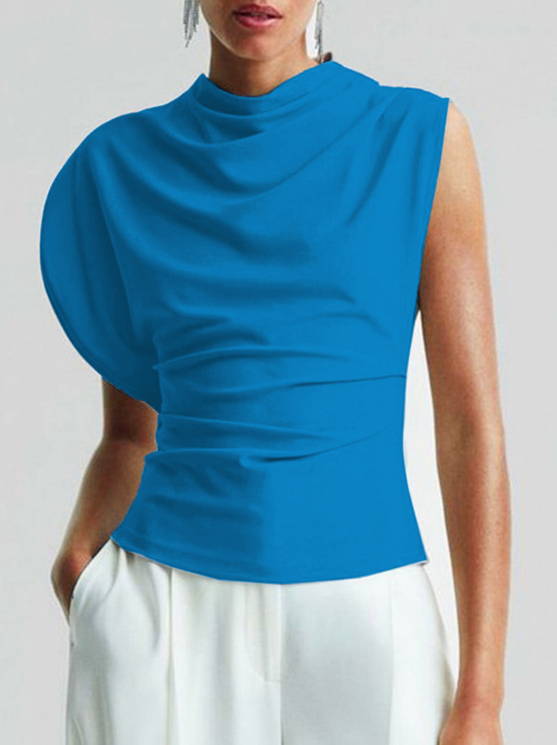 Well Tailored Top with a Graceful Silhouette