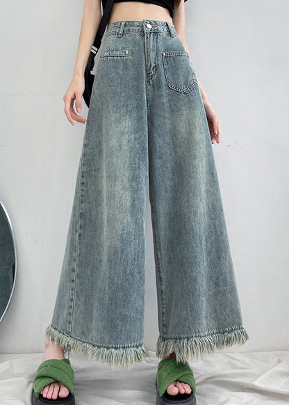 Effortlessly Elegant Pants with a Timeless Design